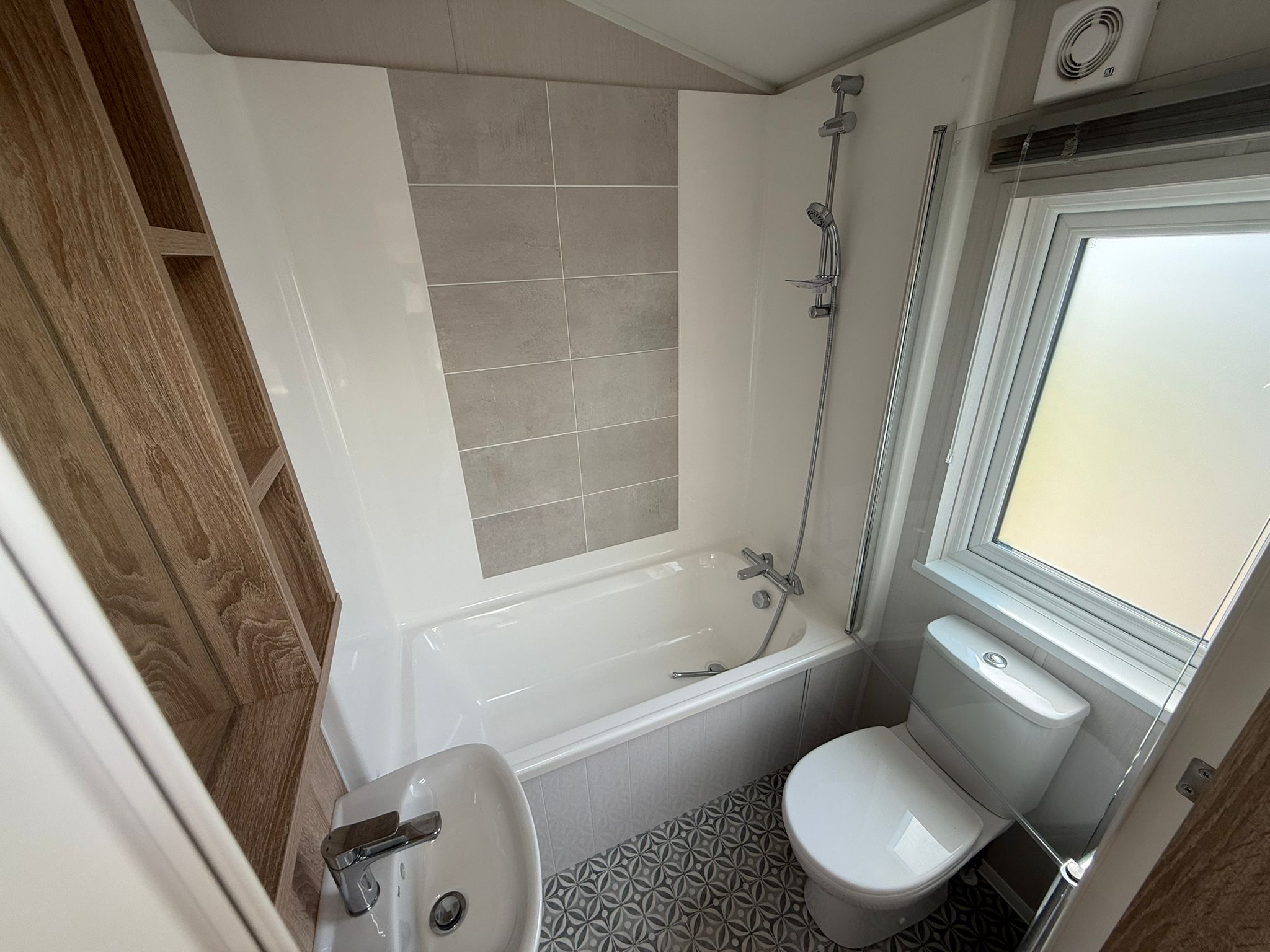 The Retreat 12A interior 7