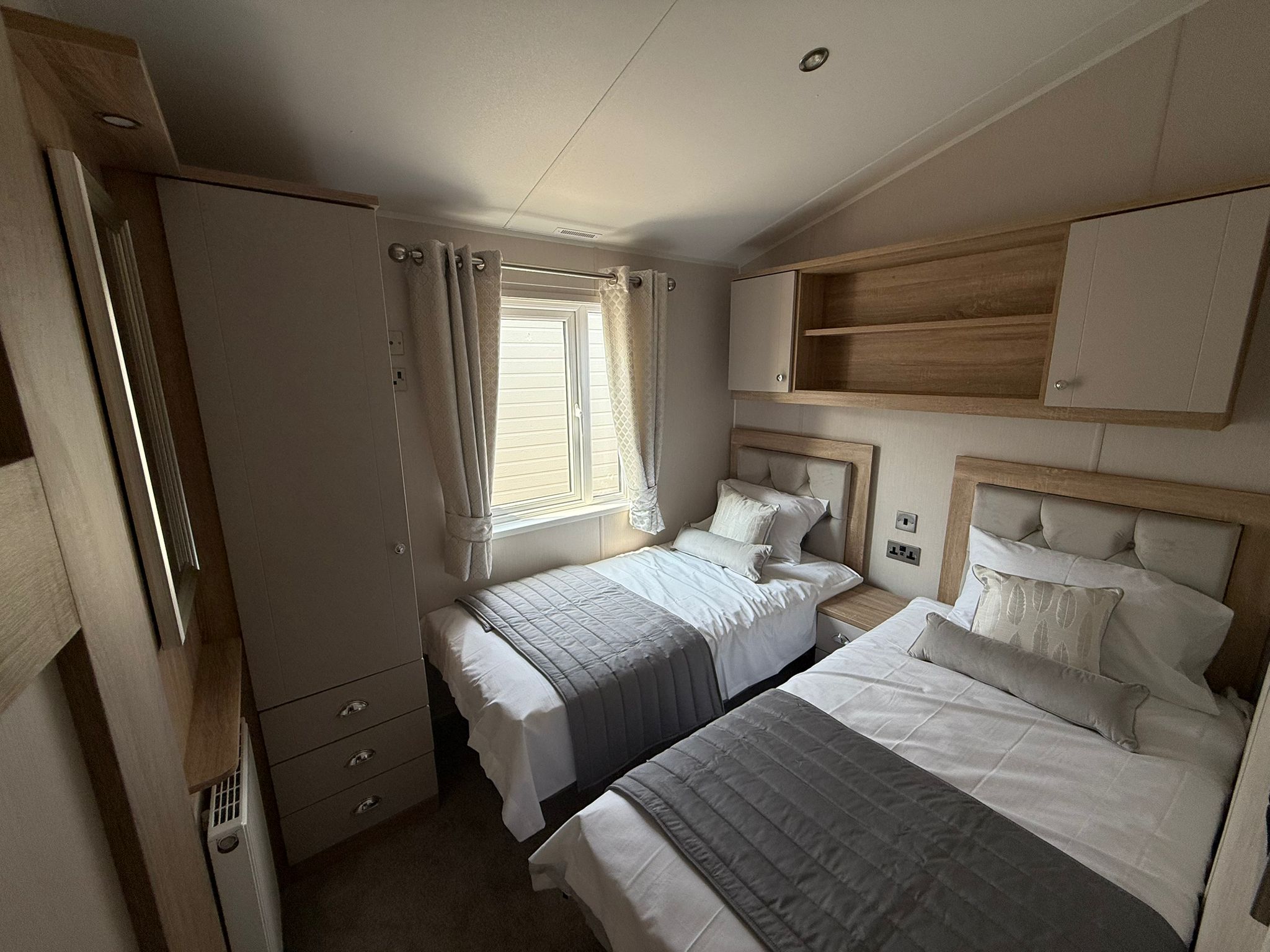 The Retreat 12A interior 8